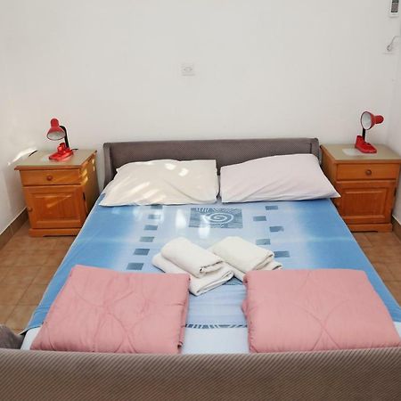 Apartments Katica Лумбарда Екстериор снимка