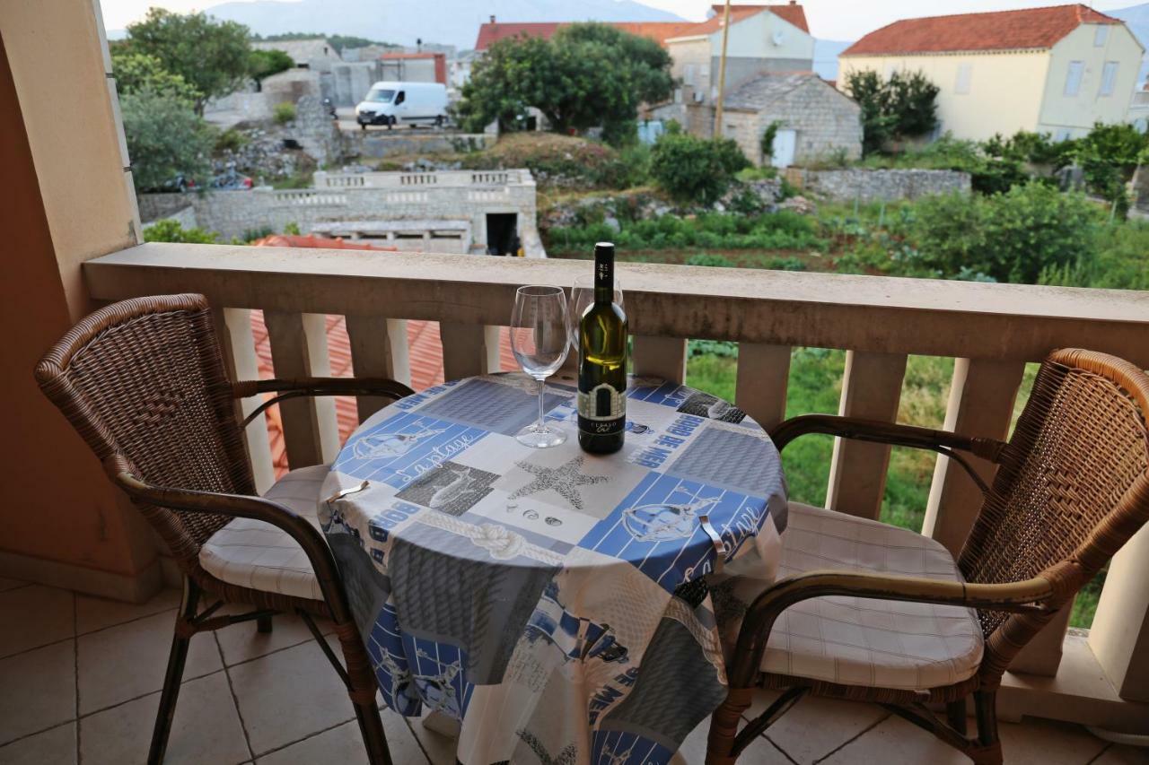 Apartments Katica Лумбарда Екстериор снимка