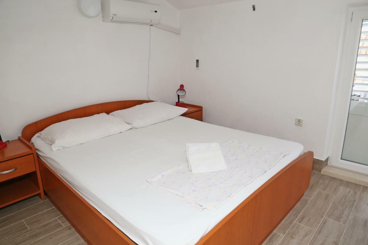 Apartments Katica Лумбарда Екстериор снимка