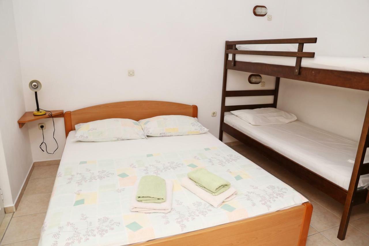 Apartments Katica Лумбарда Екстериор снимка
