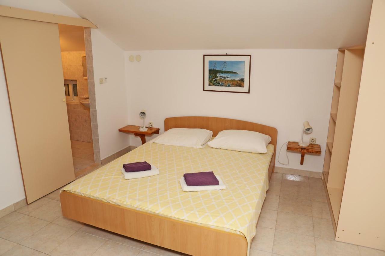 Apartments Katica Лумбарда Екстериор снимка