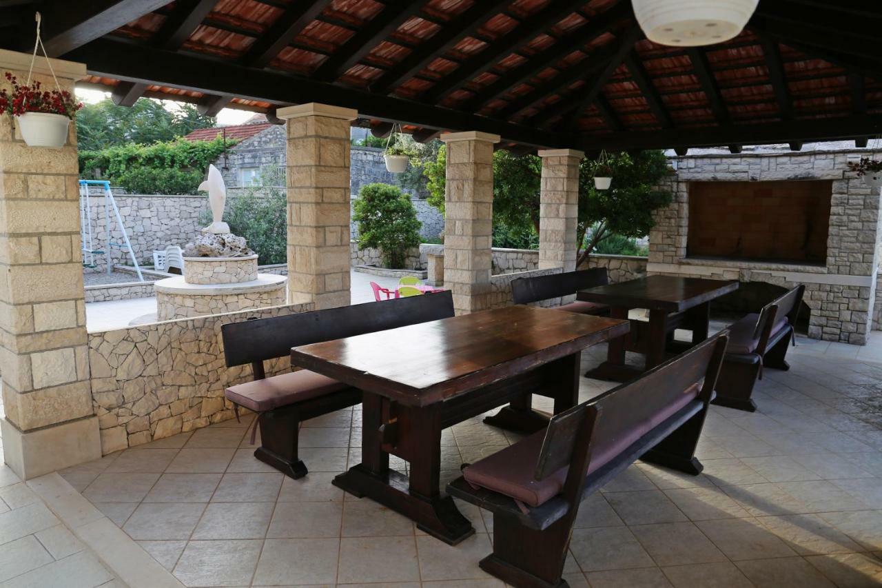 Apartments Katica Лумбарда Екстериор снимка