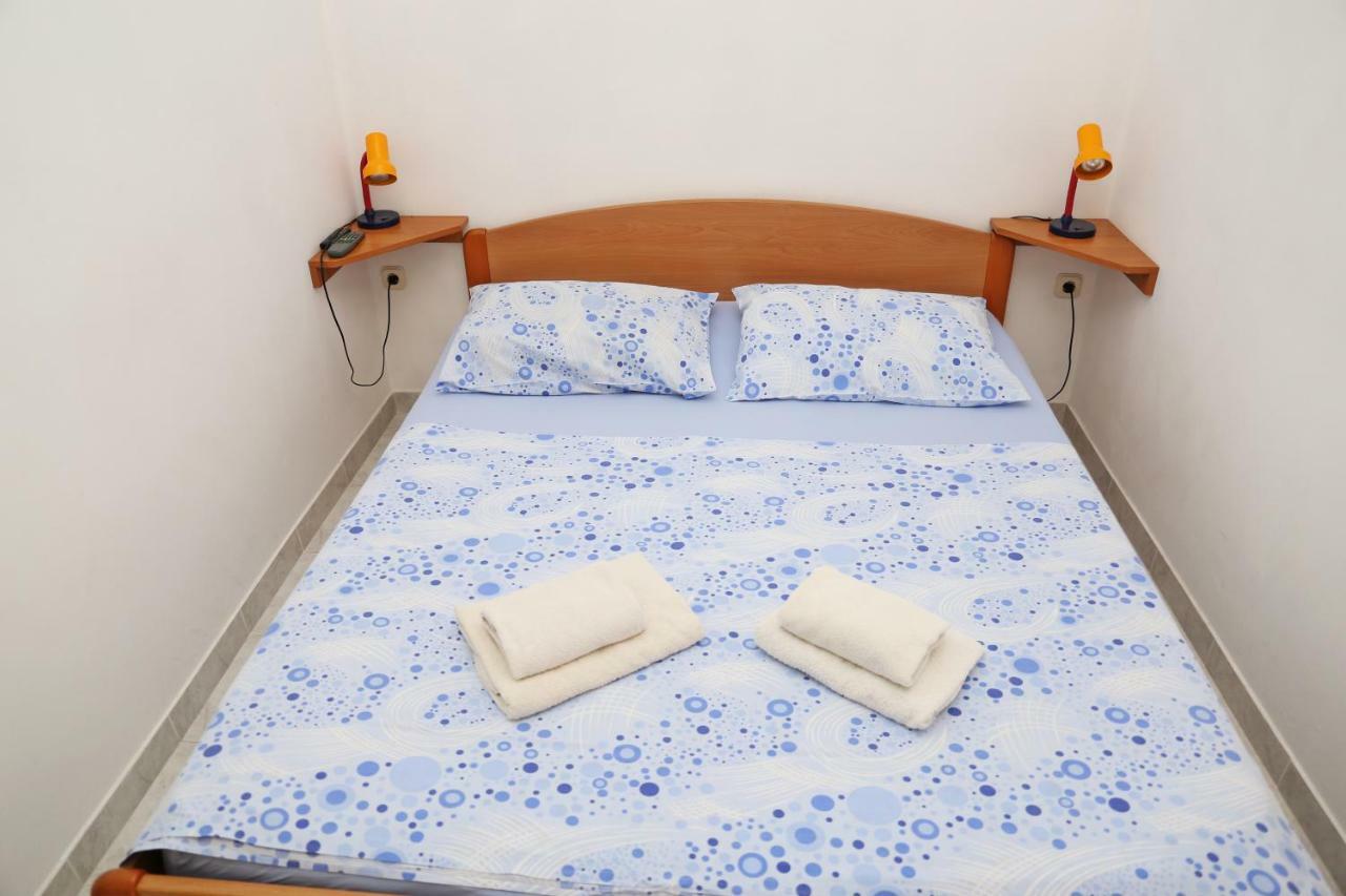 Apartments Katica Лумбарда Екстериор снимка