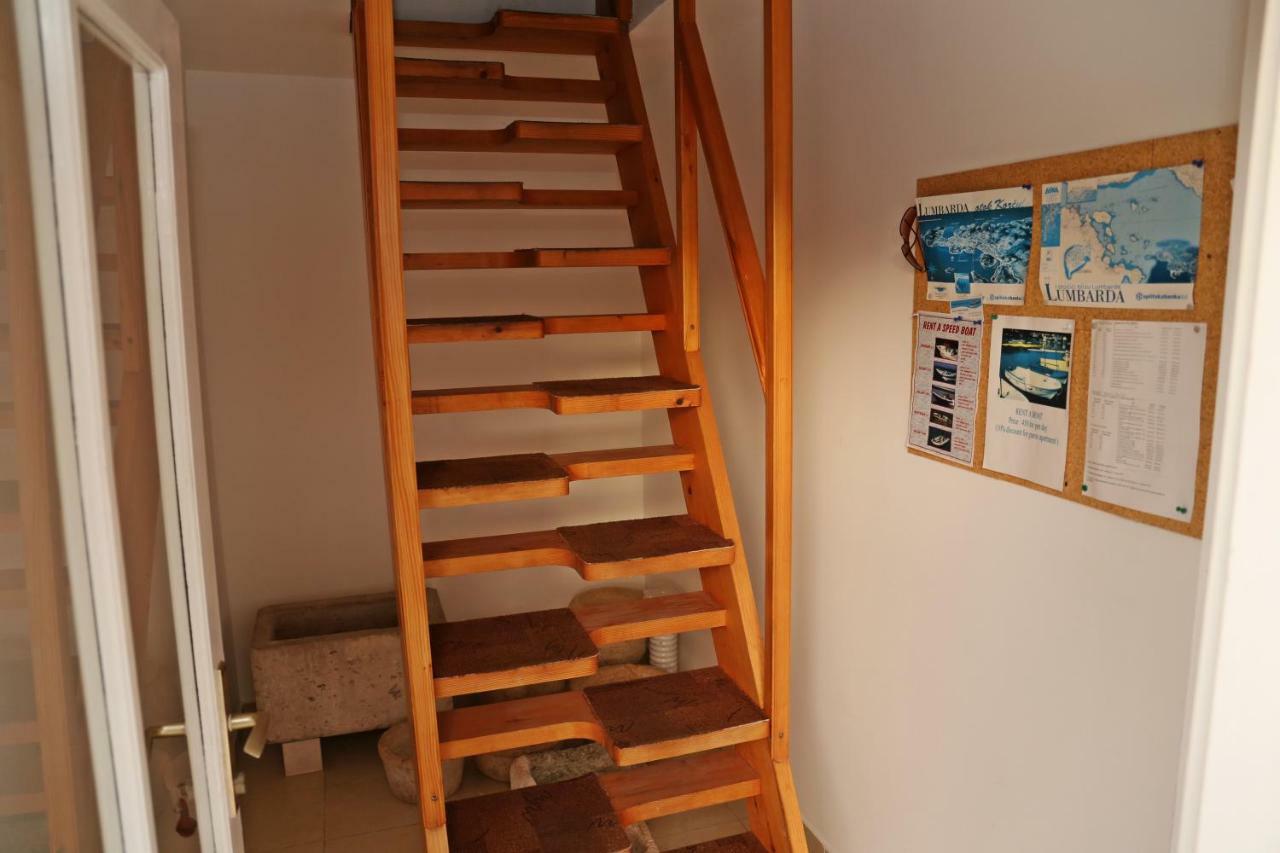 Apartments Katica Лумбарда Екстериор снимка
