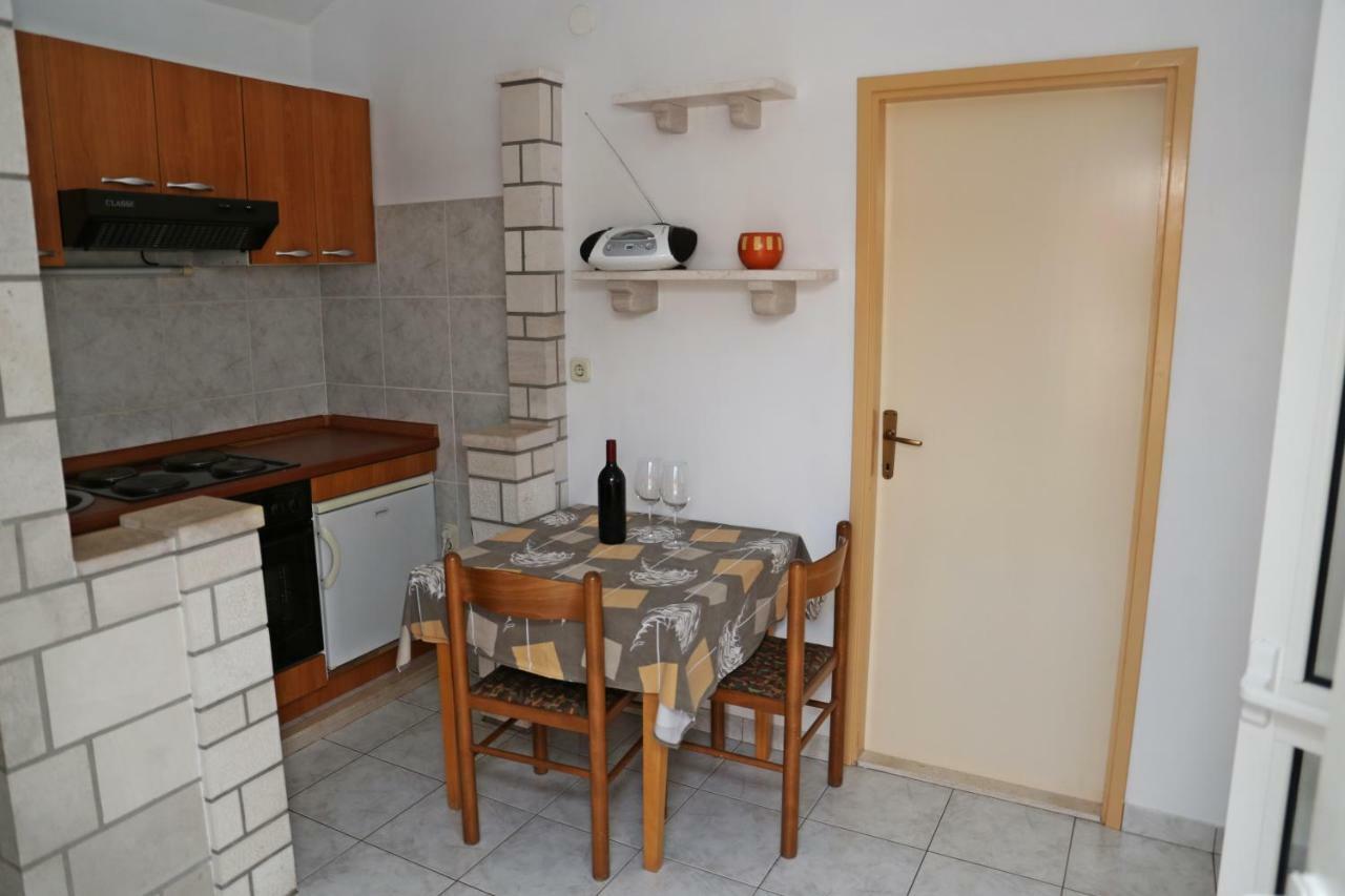 Apartments Katica Лумбарда Екстериор снимка