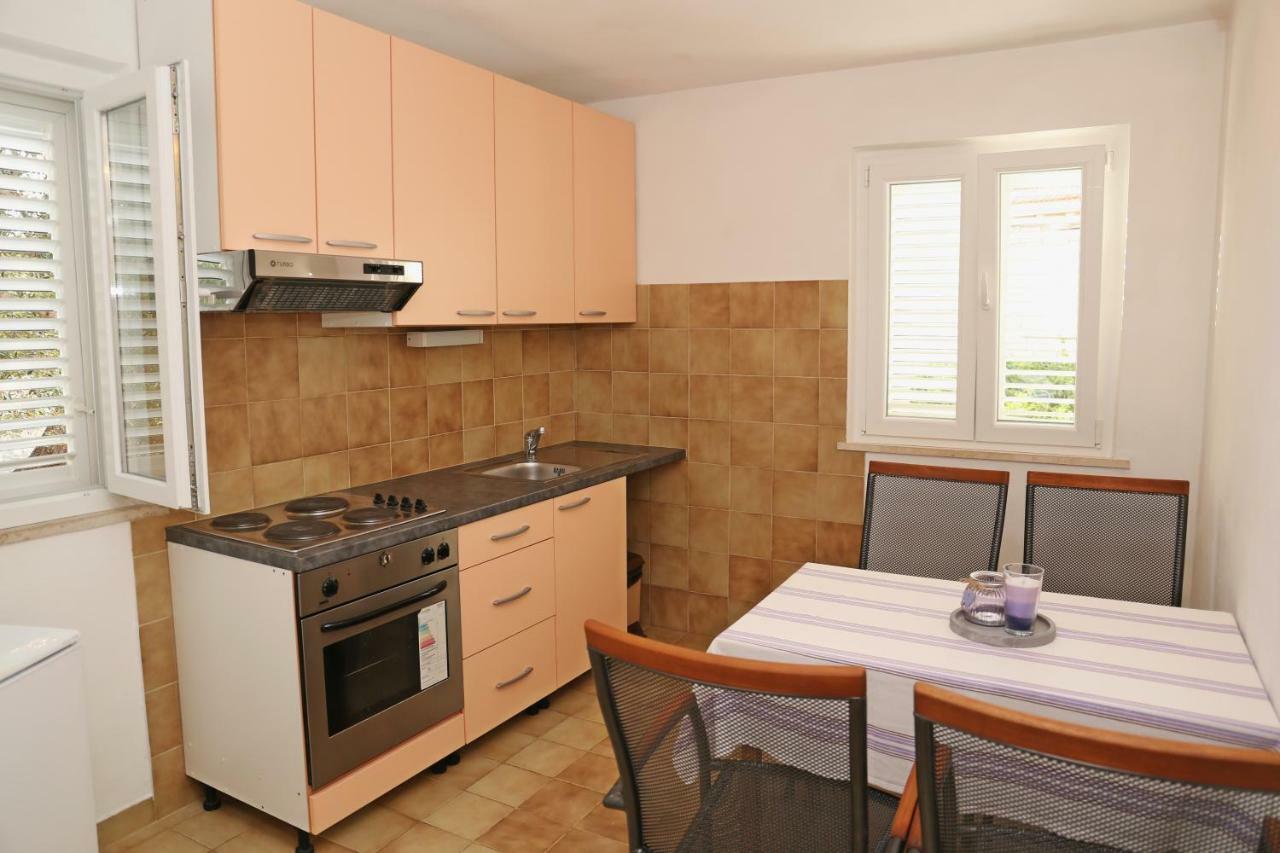 Apartments Katica Лумбарда Екстериор снимка